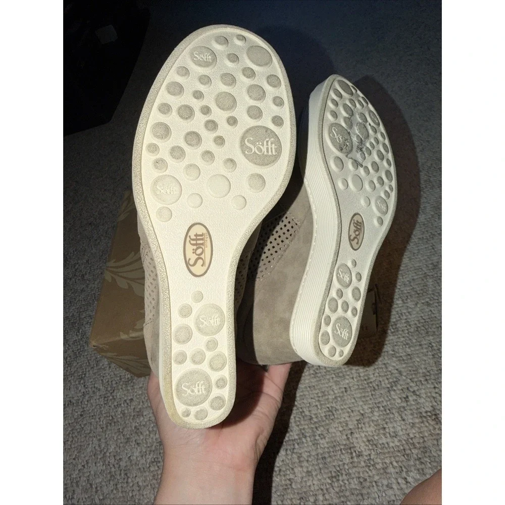 Women's Soffft Size 7.5 Bellview Light Taupe Suede